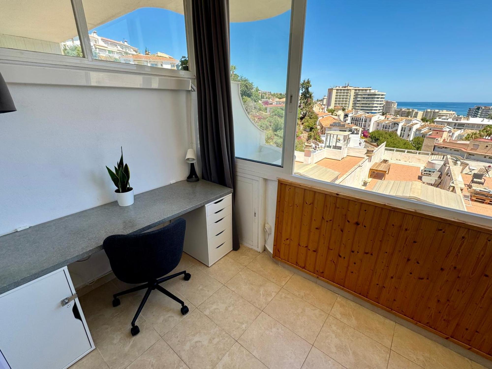Cozy Fuengirola Apartment With Sea View & Pool Ngoại thất bức ảnh