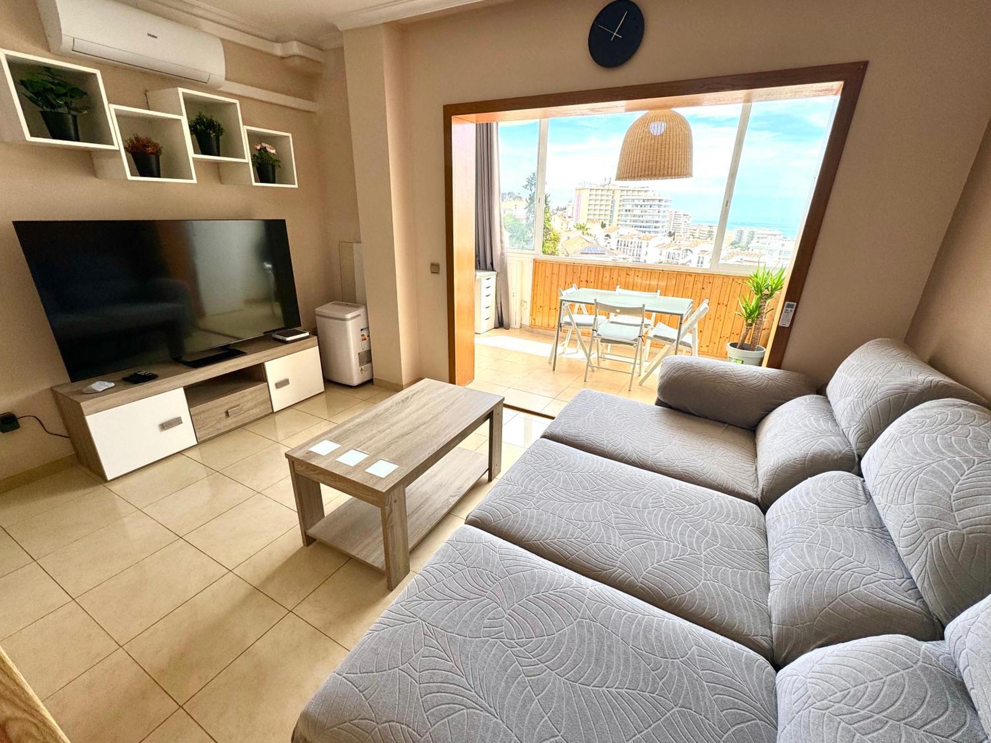 Cozy Fuengirola Apartment With Sea View & Pool Ngoại thất bức ảnh