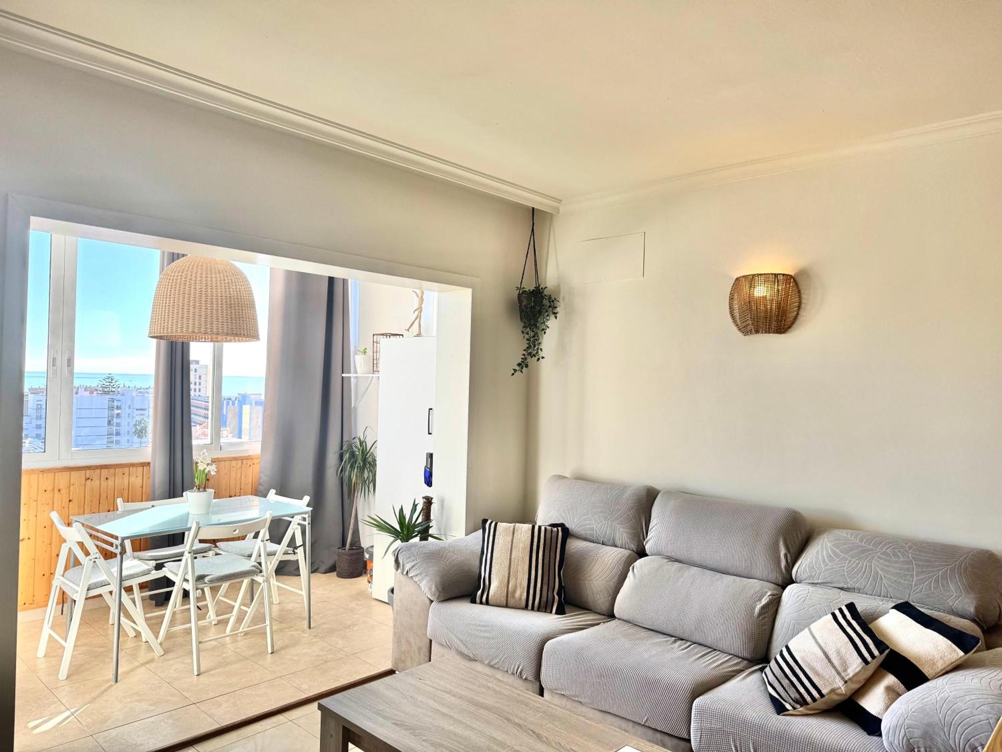 Cozy Fuengirola Apartment With Sea View & Pool Ngoại thất bức ảnh